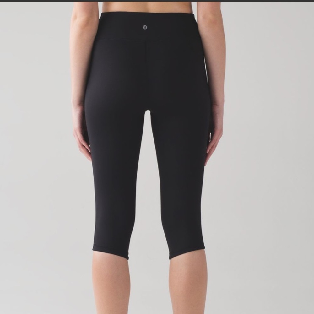 Lululemon Squad Goals Crop 17" Leggings